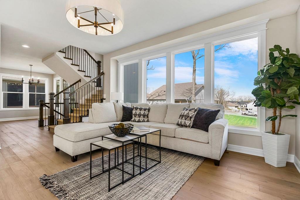Listing Photo MLS #HMS2380366