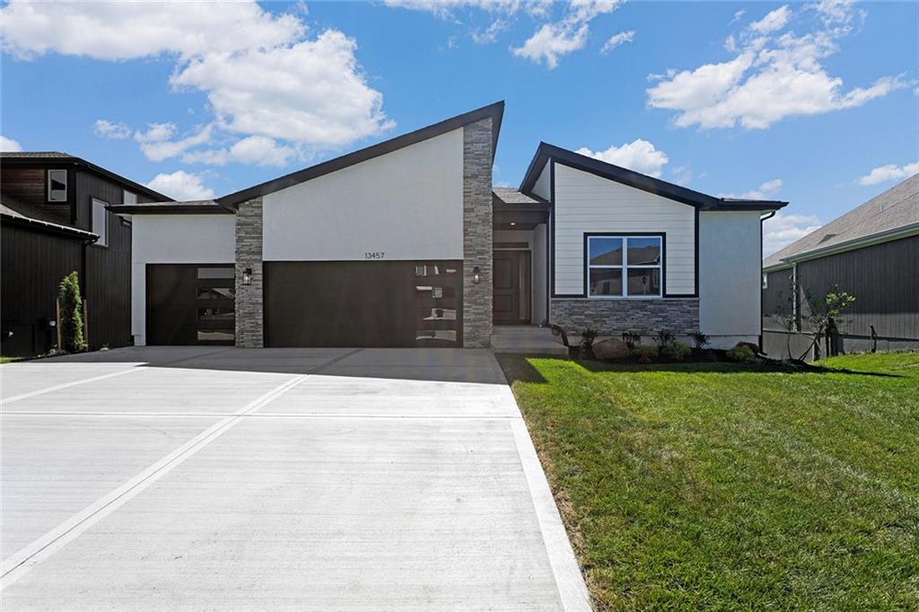 Listing Photo MLS #HMS2522296