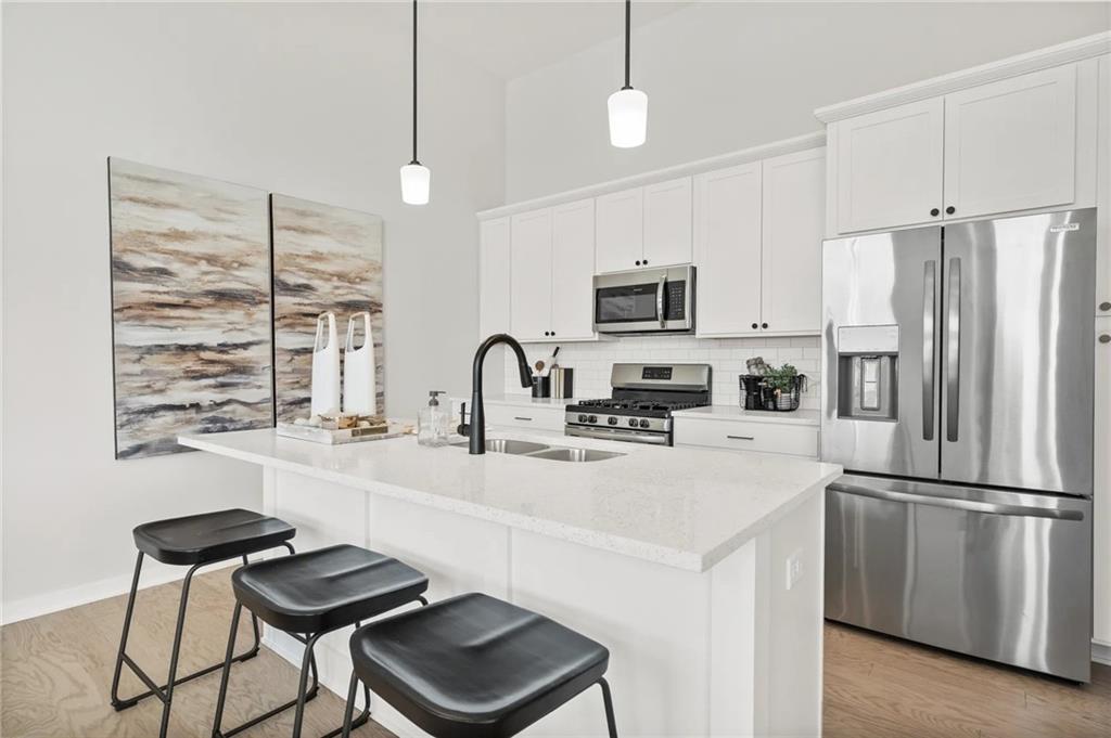 Listing Photo MLS #HMS2522413