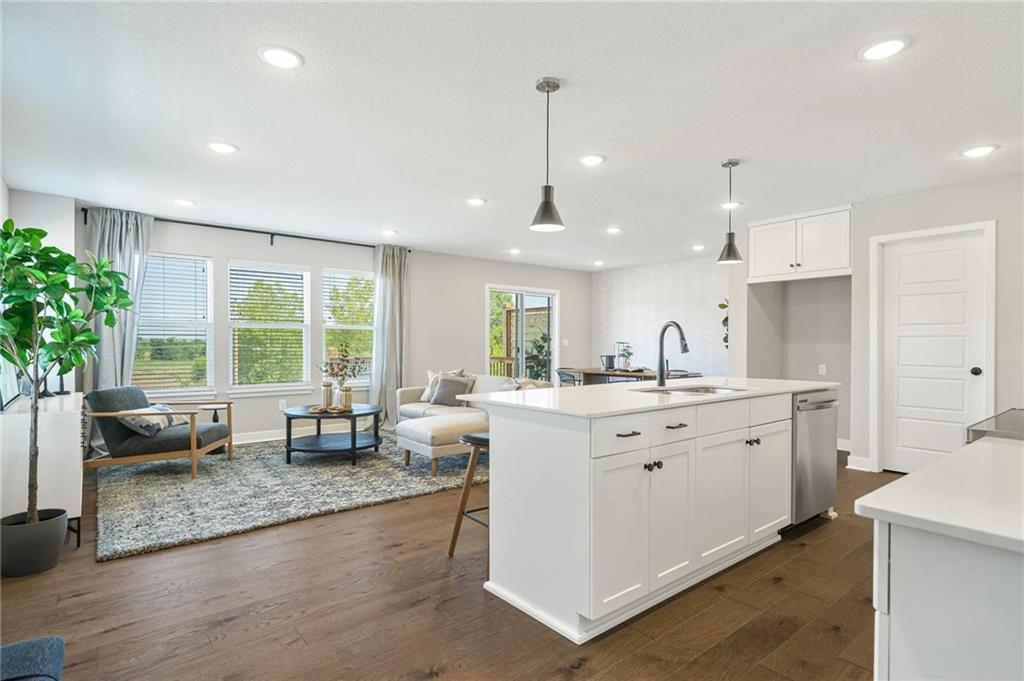 Listing Photo MLS #HMS2522540