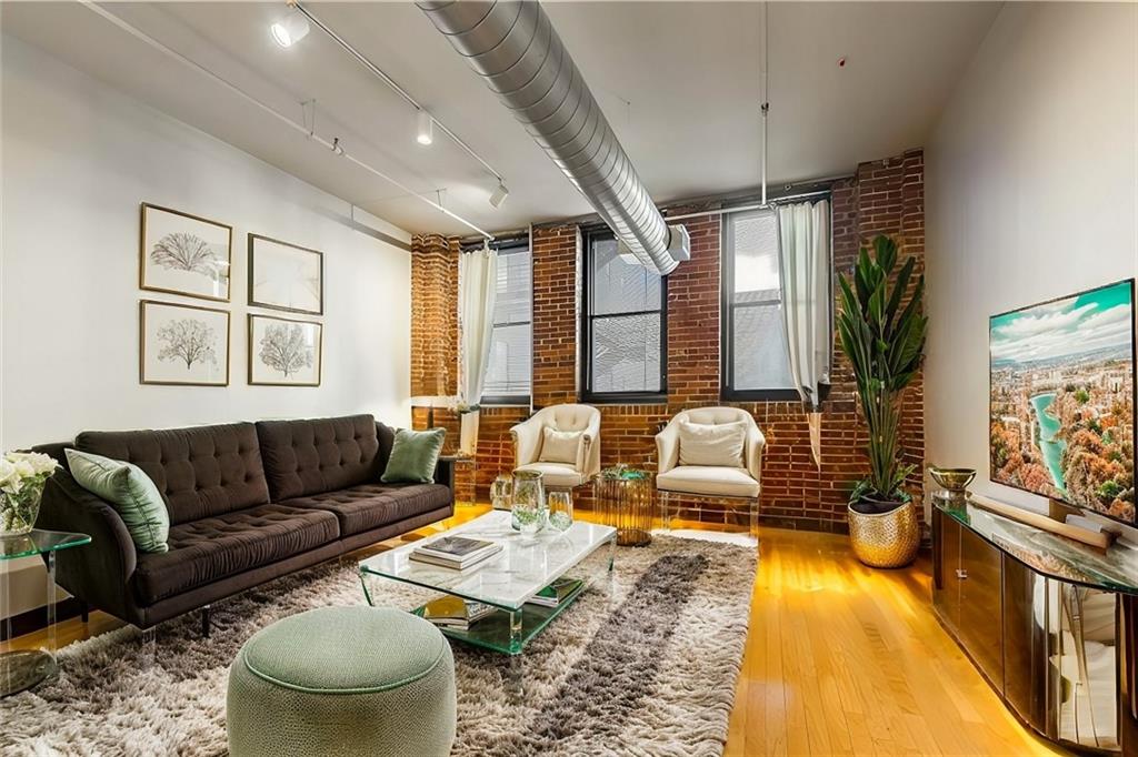 Listing Photo MLS #HMS2524407