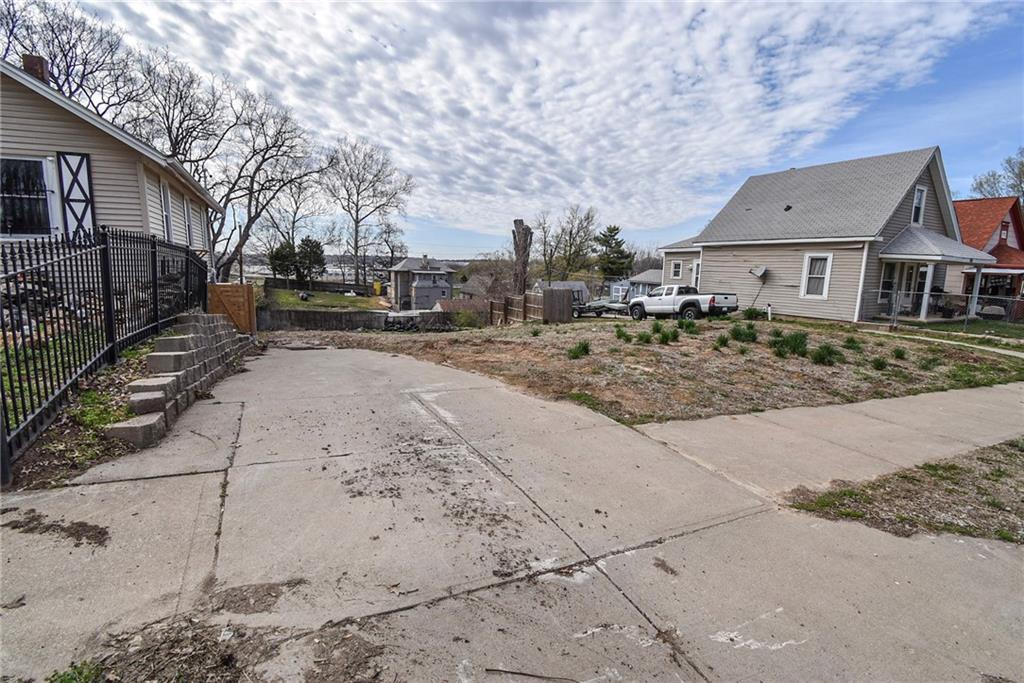 Listing Photo MLS #HMS2526965