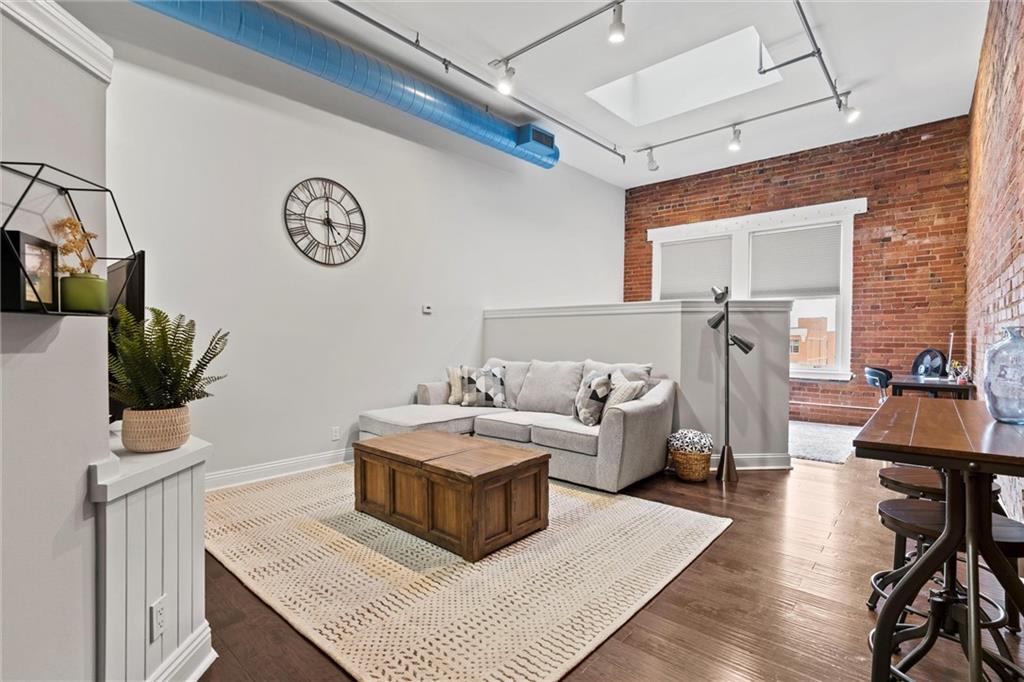 Listing Photo MLS #HMS2528369