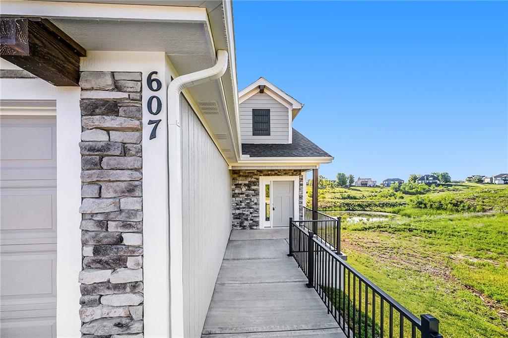Listing Photo MLS #HMS2531584