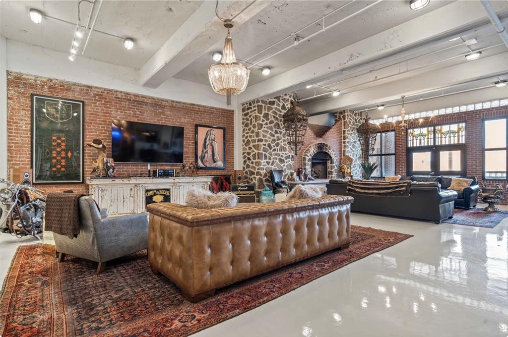 Listing Photo MLS #HMS2534318