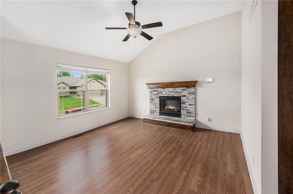 Listing Photo MLS #HMS2534698