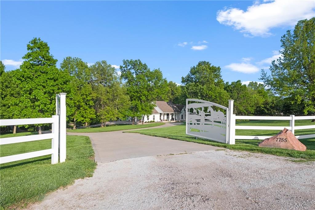 Listing Photo MLS #HMS2535384
