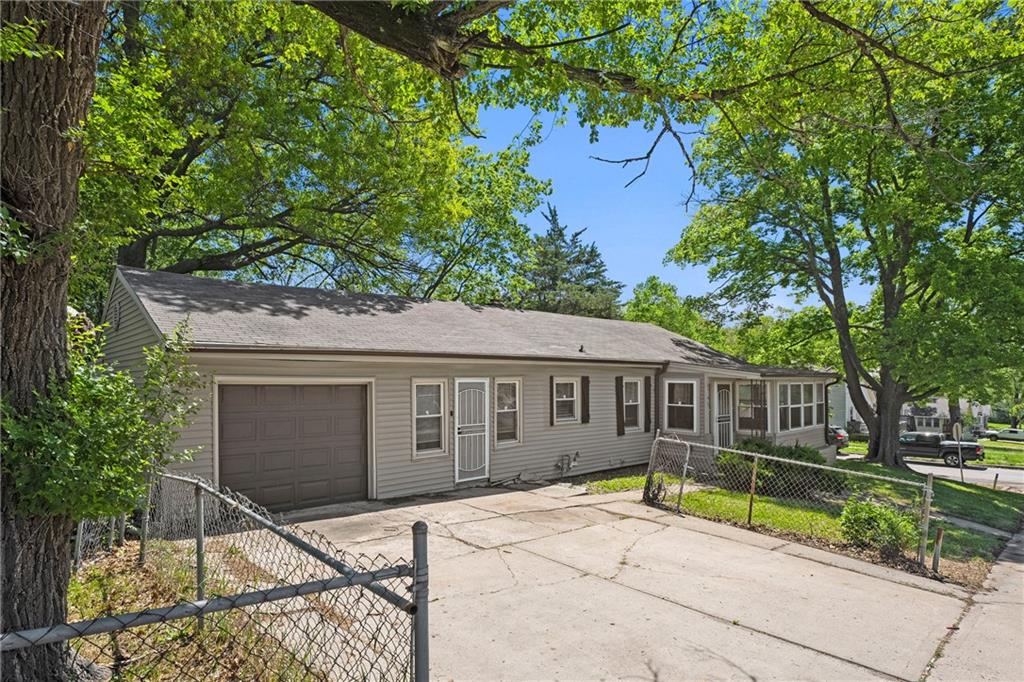 Listing Photo MLS #HMS2536286