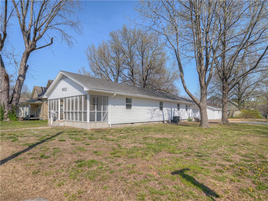 Listing Photo MLS #HMS2536722