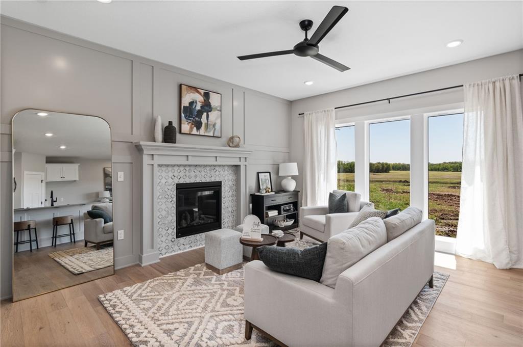 Listing Photo MLS #HMS2537029