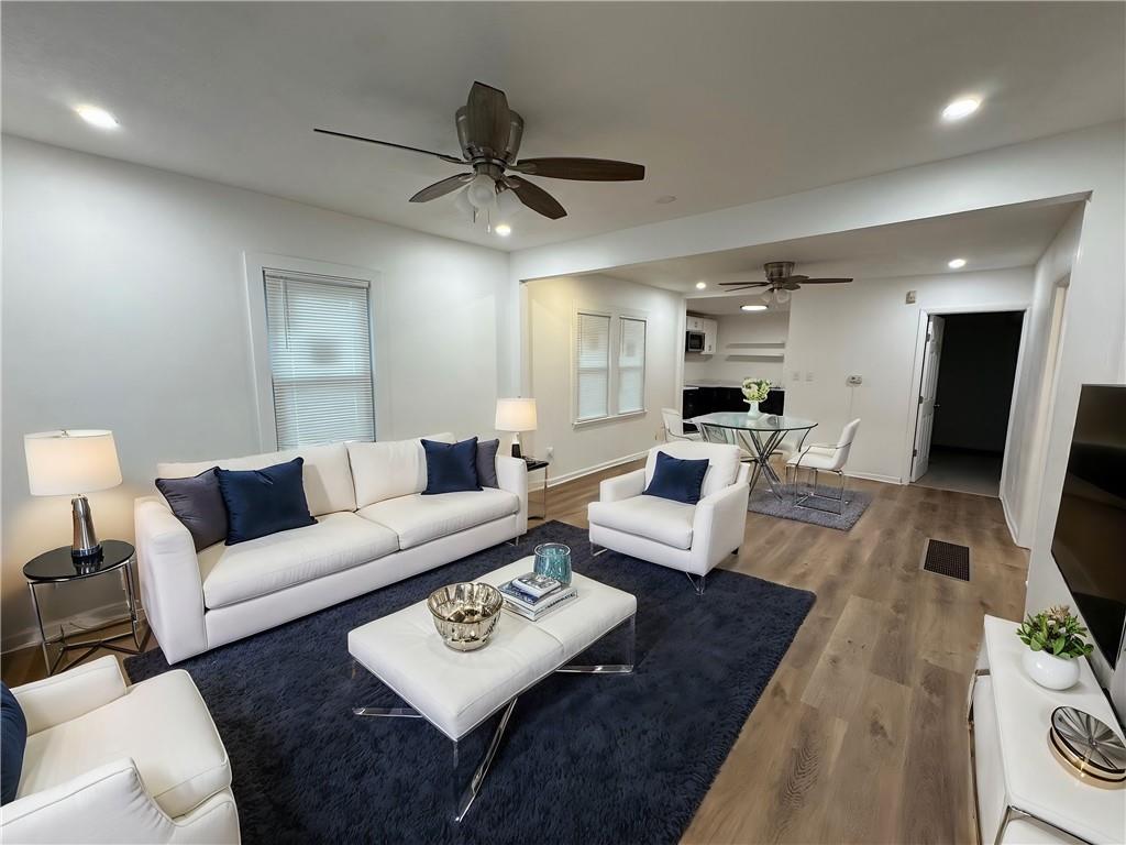 Listing Photo MLS #HMS2537121
