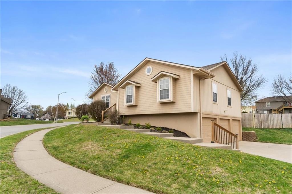Listing Photo MLS #HMS2537319