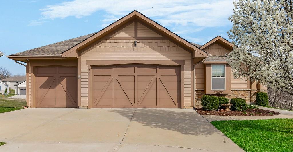 Listing Photo MLS #HMS2538928