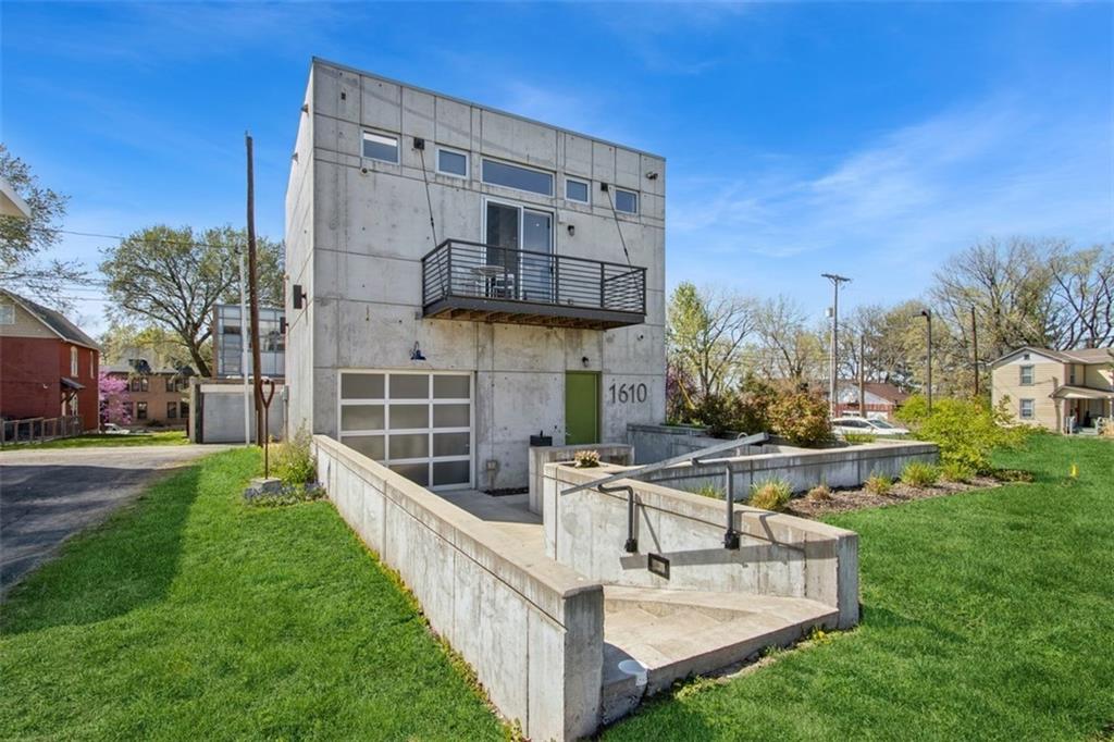 Listing Photo MLS #HMS2539724
