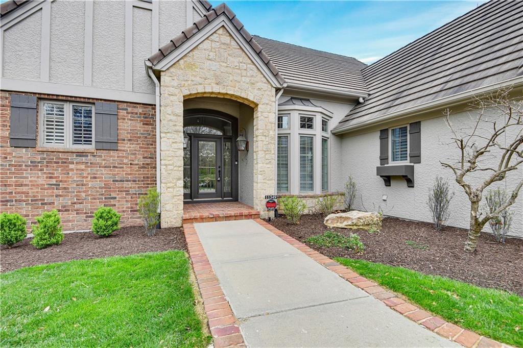 Listing Photo MLS #HMS2539742
