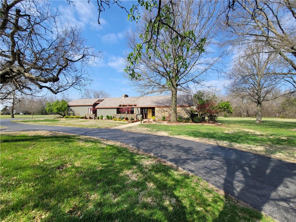 Listing Photo MLS #HMS2540020