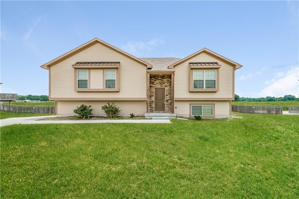 Listing Photo MLS #HMS2541139