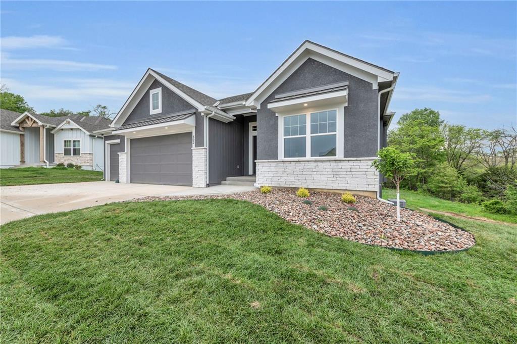 Listing Photo MLS #HMS2541641