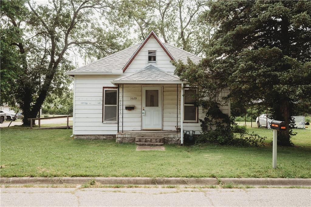 Listing Photo MLS #HMS2541908