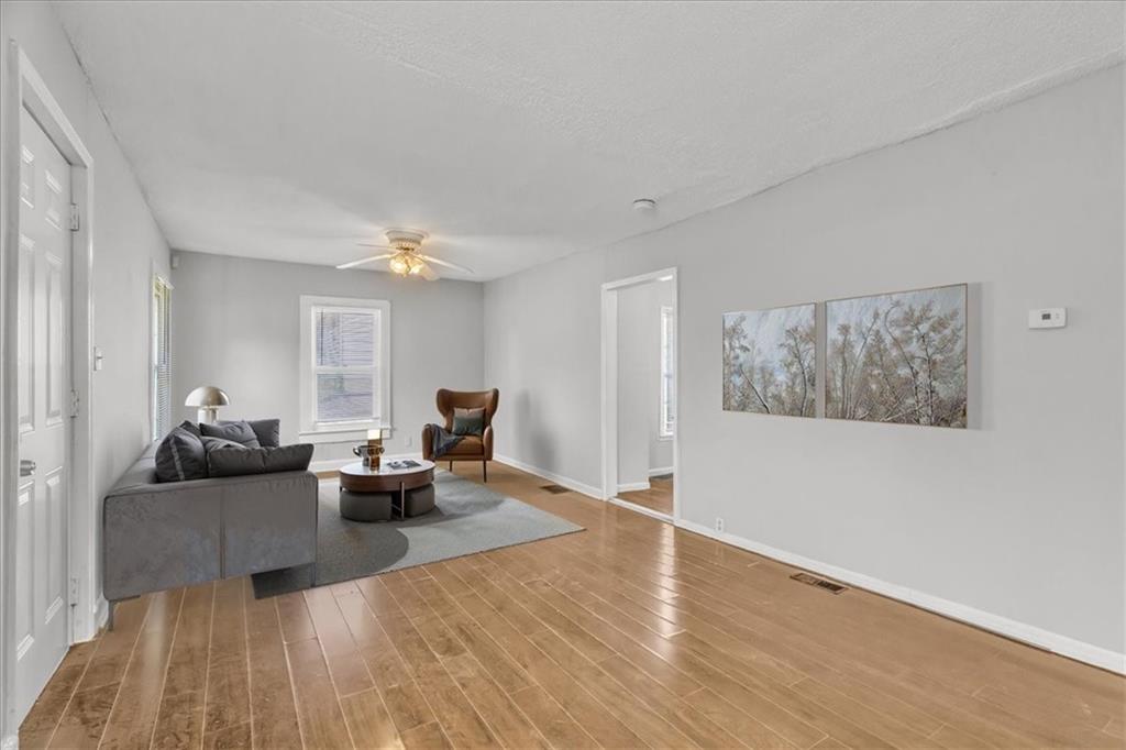 Listing Photo MLS #HMS2542358