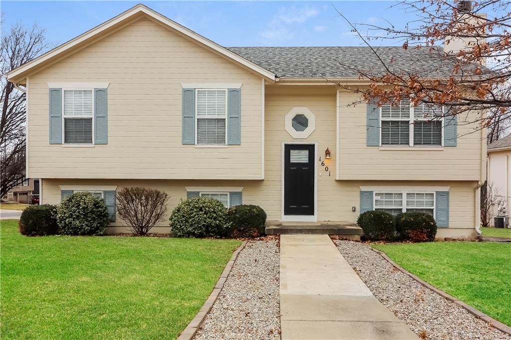 Listing Photo MLS #HMS2542712