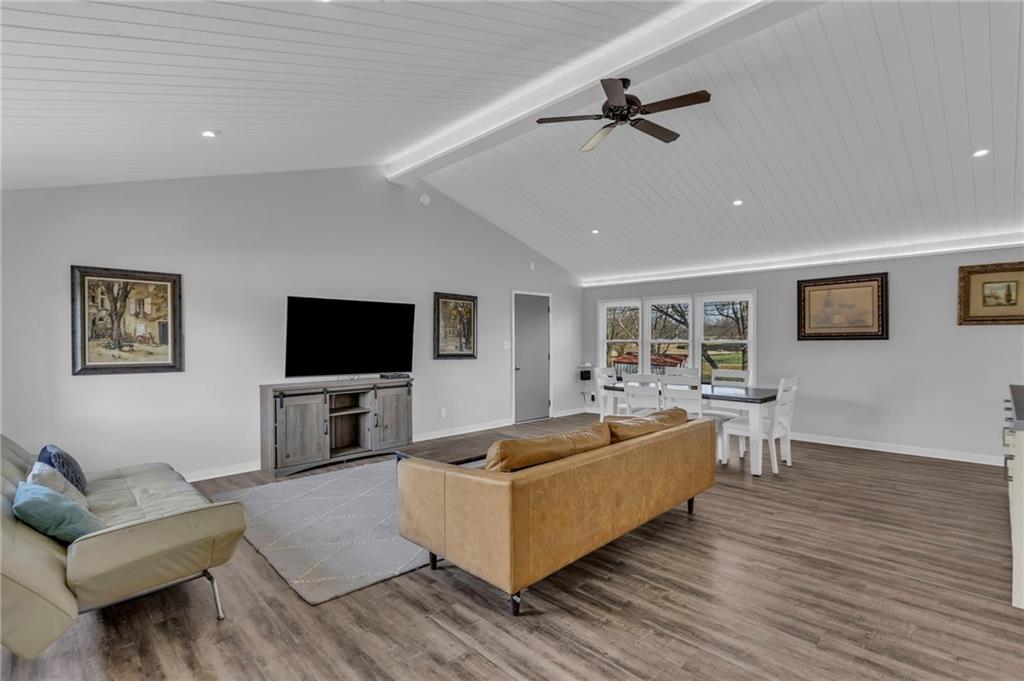 Listing Photo MLS #HMS2543187
