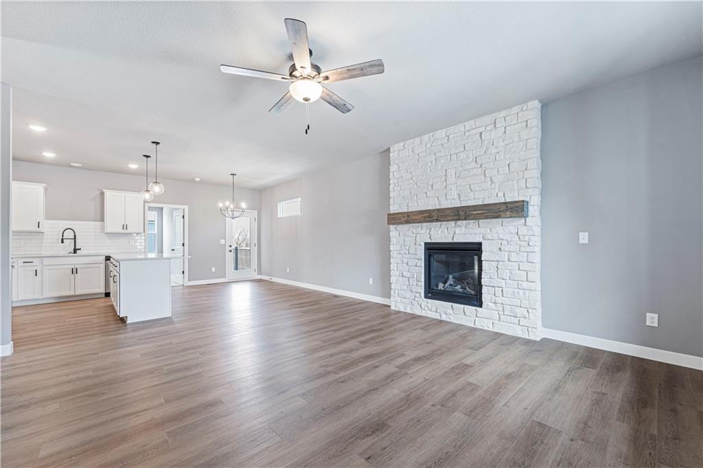 Listing Photo MLS #HMS2543193