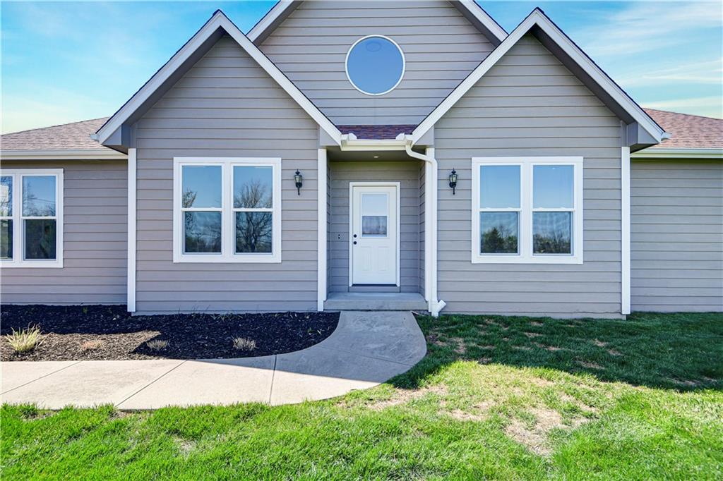 Listing Photo MLS #HMS2543907