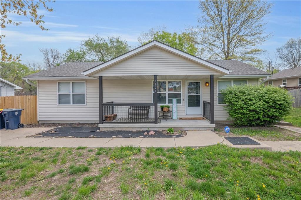 Listing Photo MLS #HMS2544070