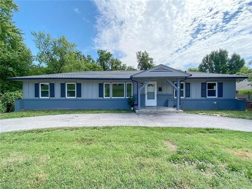 Listing Photo MLS #HMS2544504