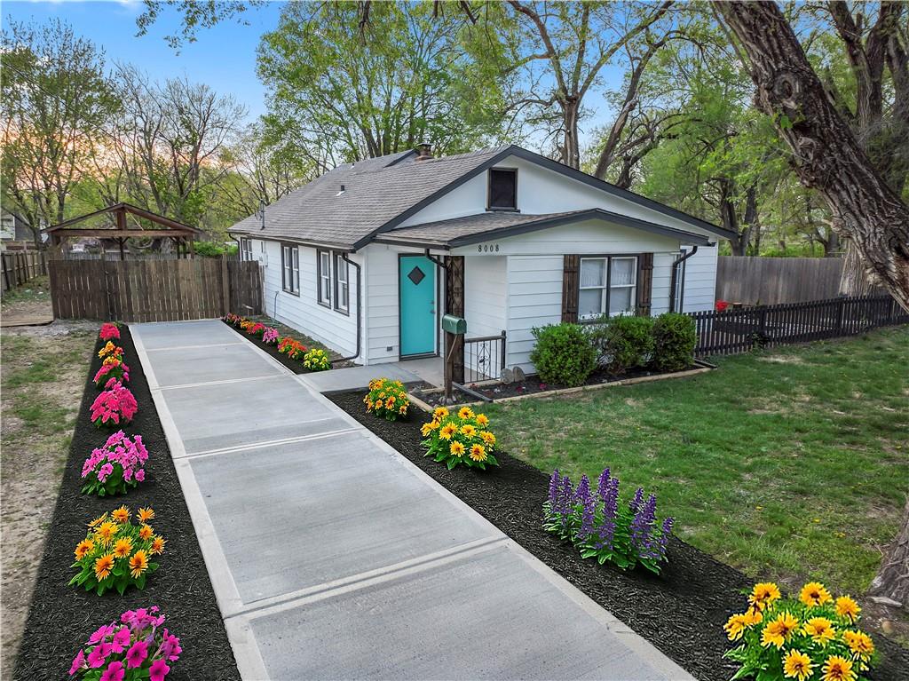 Listing Photo MLS #HMS2545167