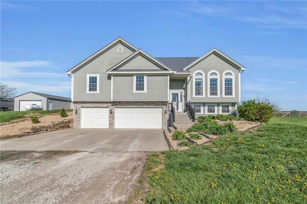 Listing Photo MLS #HMS2545205