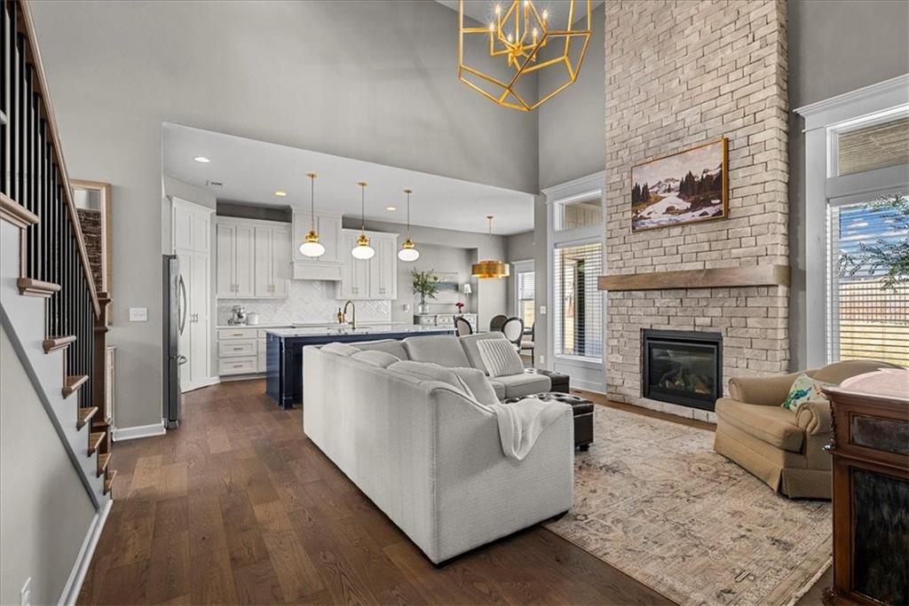 Listing Photo MLS #HMS2545250
