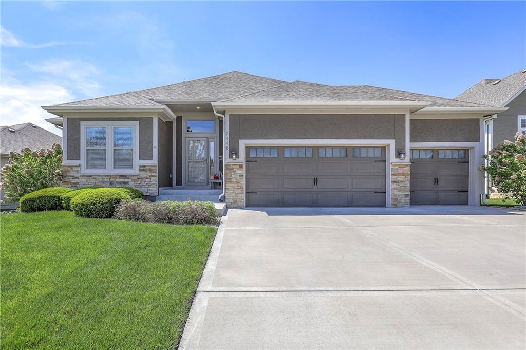 Listing Photo MLS #HMS2545538