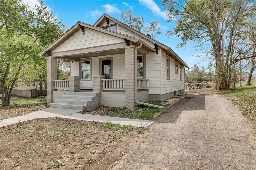 Listing Photo MLS #HMS2545552