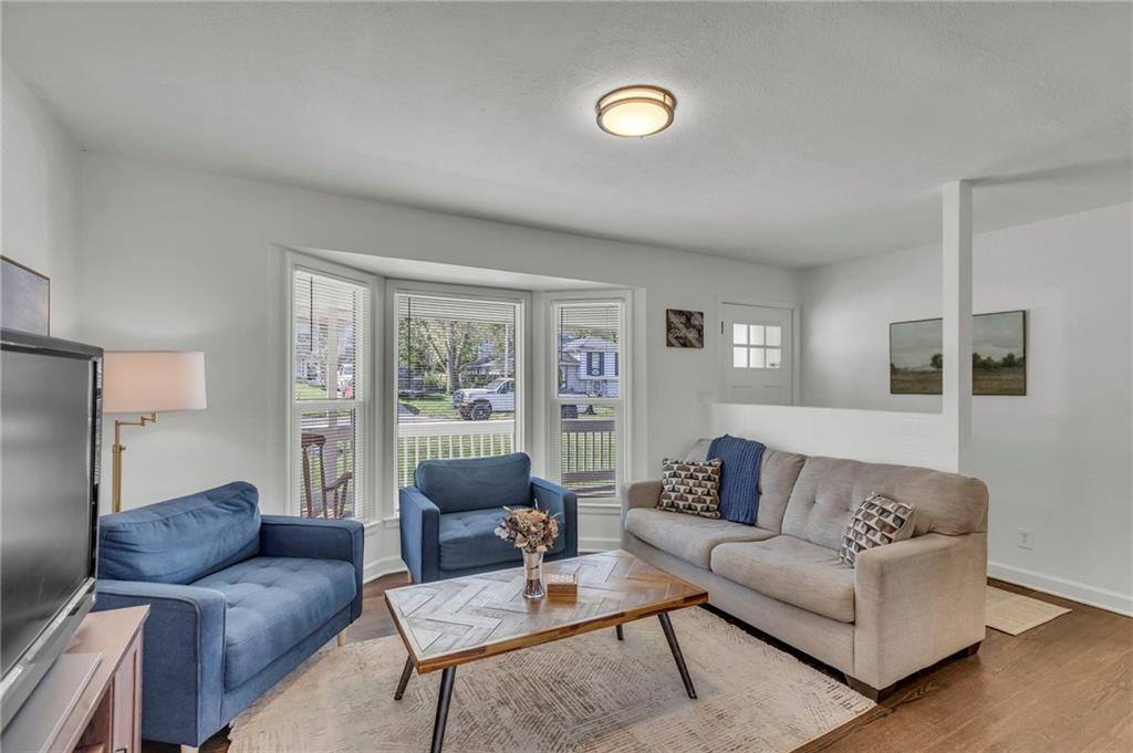 Listing Photo MLS #HMS2545596