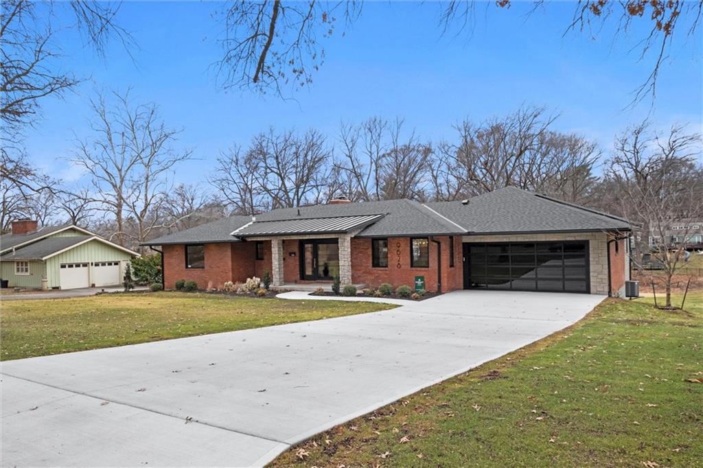 Listing Photo MLS #HMS2545699