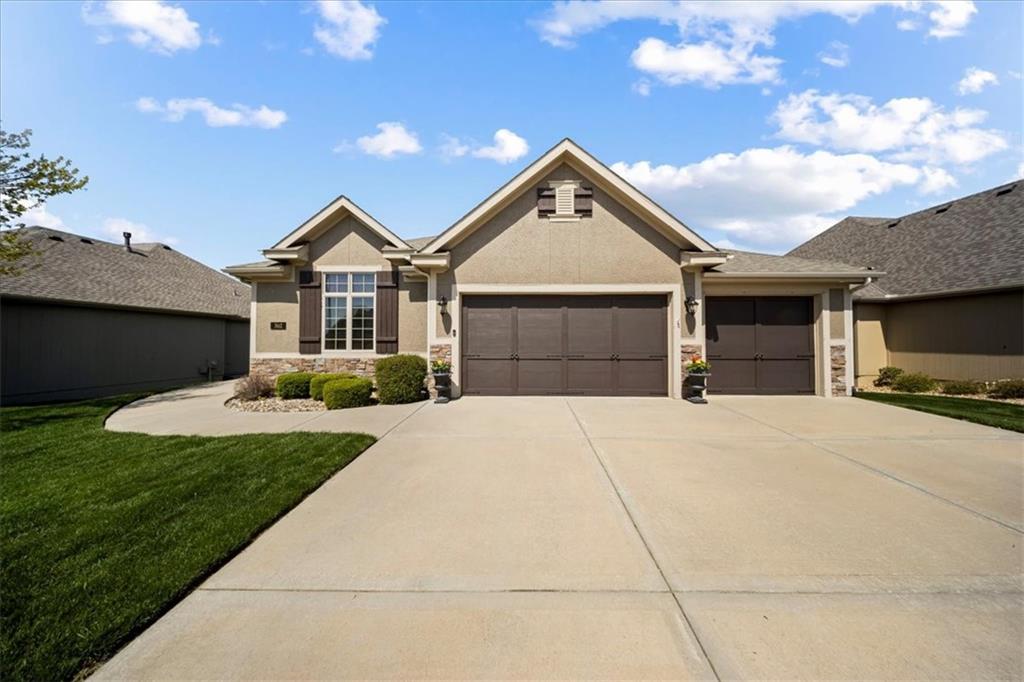 Listing Photo MLS #HMS2545808