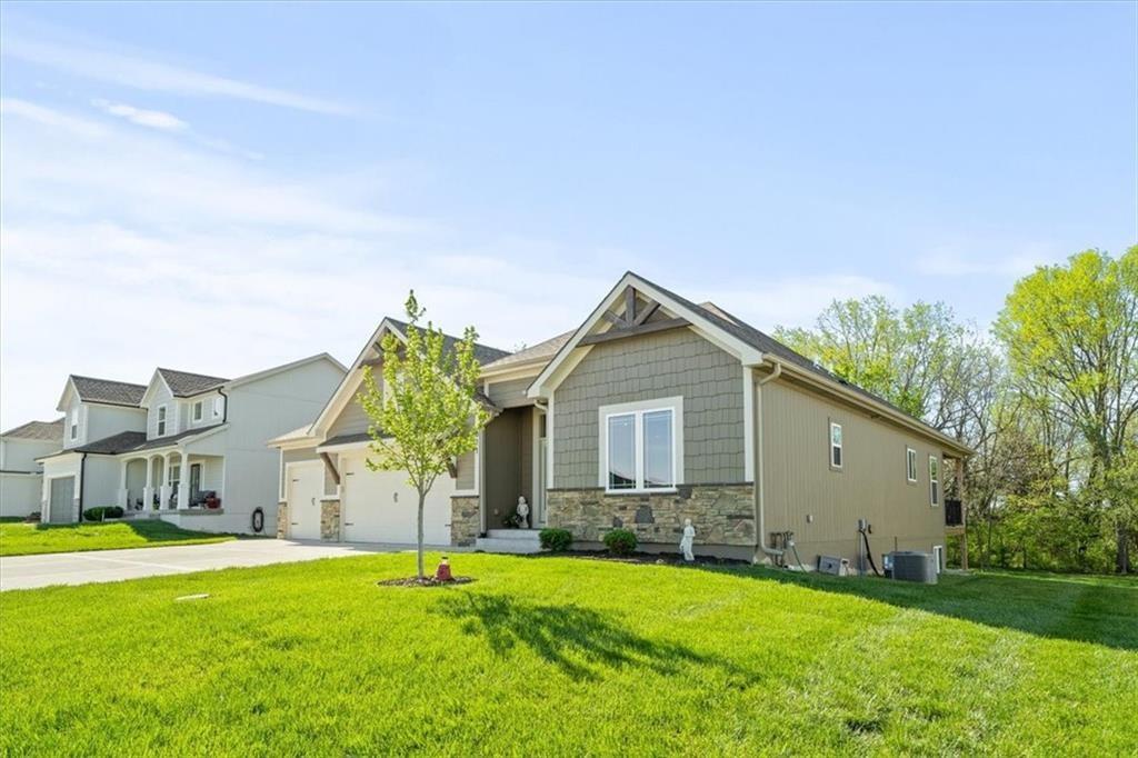 Listing Photo MLS #HMS2546587