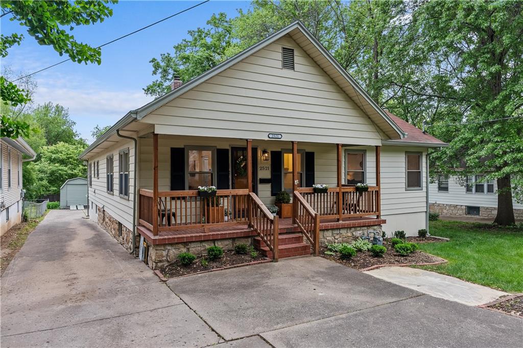Listing Photo MLS #HMS2546947
