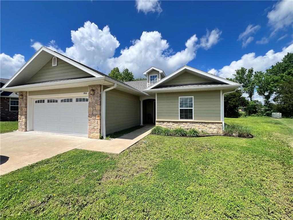 Listing Photo MLS #HMS2547061