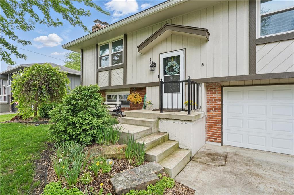 Listing Photo MLS #HMS2547273