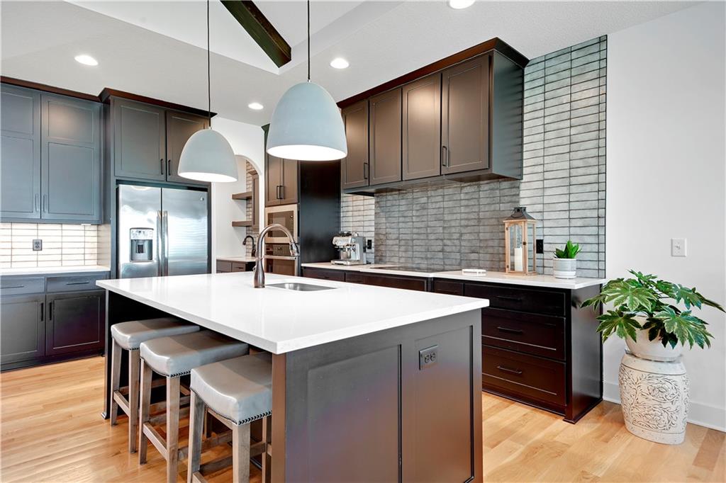 Listing Photo MLS #HMS2547359