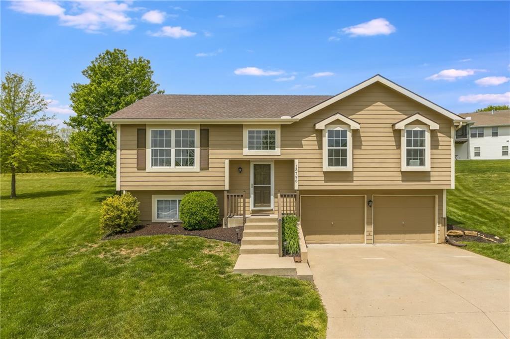 Listing Photo MLS #HMS2547425