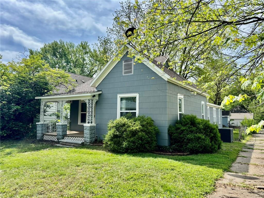 Listing Photo MLS #HMS2547856