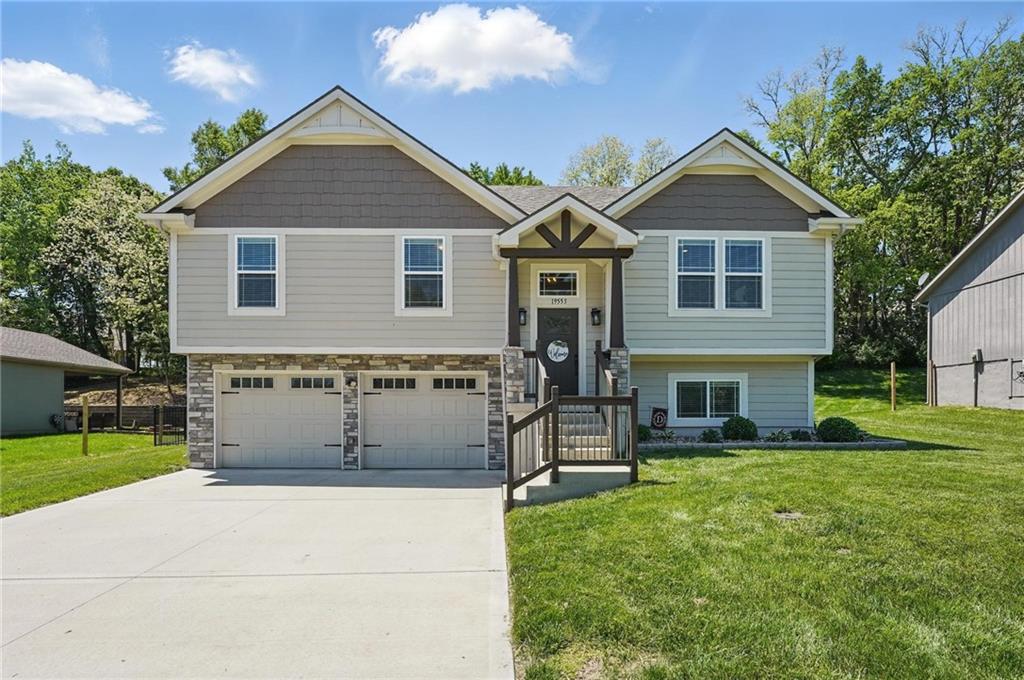 Listing Photo MLS #HMS2549255