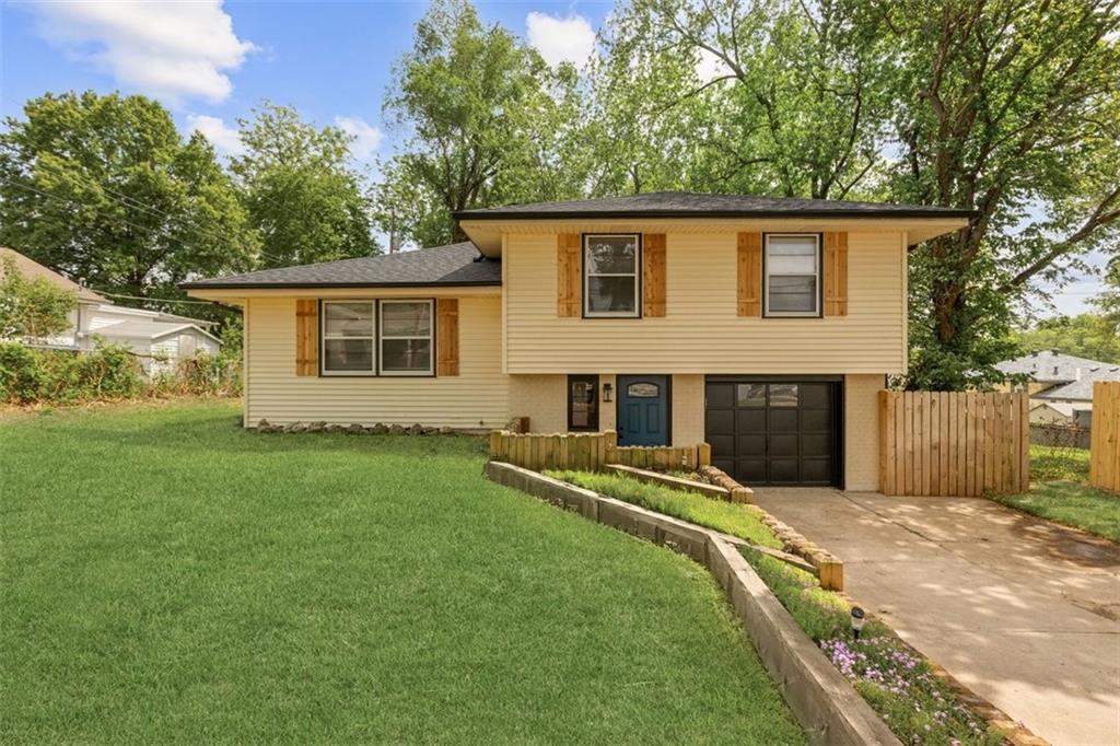 Listing Photo MLS #HMS2549453