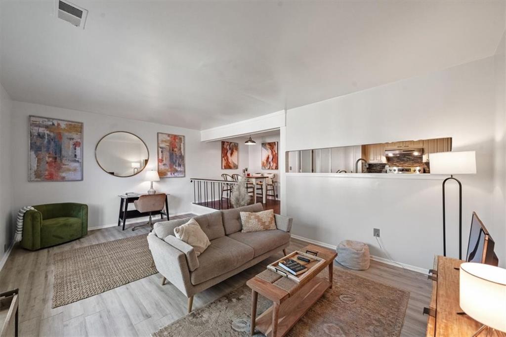 Listing Photo MLS #HMS2549534