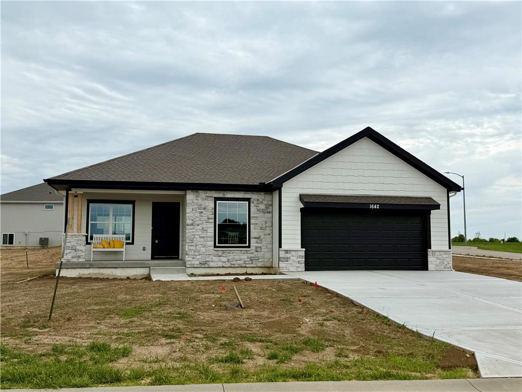 Listing Photo MLS #HMS2550373