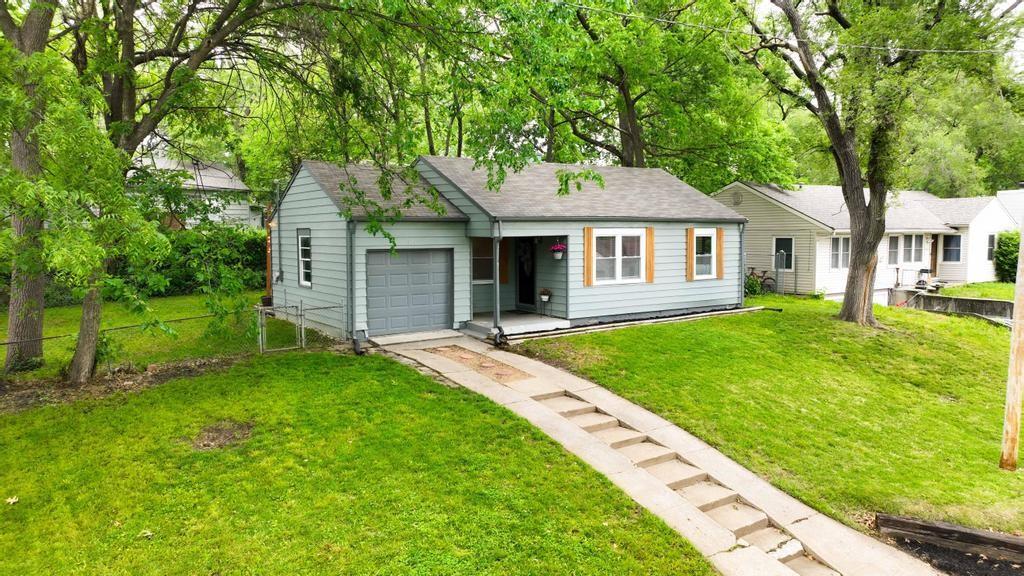Listing Photo MLS #HMS2550483